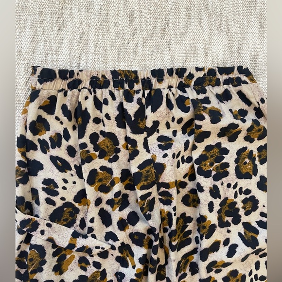 Urban Romantics Wrap Leopard Skirt - Med - Picture 5 of 9